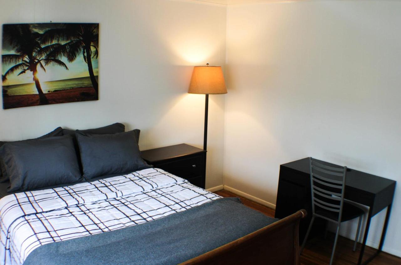 Urban Oasis - 3br 2ba - View- Private Parking *
